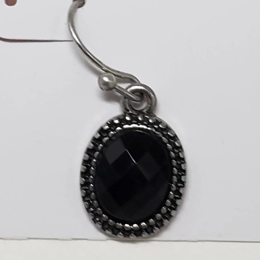 Women's Silver tone Dainty Design Black Stone 1-inch Fishhook Teardrop Earrings